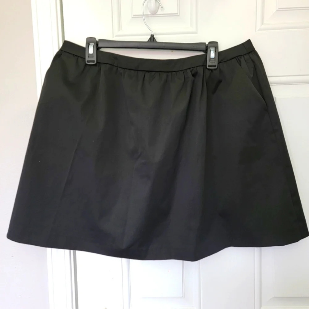 Halogen Black Satin Lined Poufy Short Skirt Back Zip Pockets Size 12